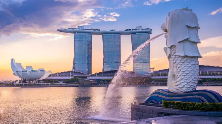 Singapore Marina Bay and Merlion. Source: Photo by eat2exploreTM / eat2explore.com