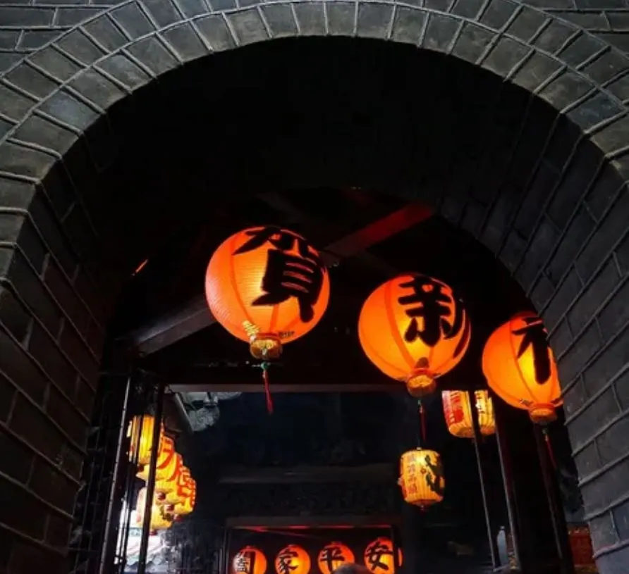祈福新年的彰化鹿港天后宮