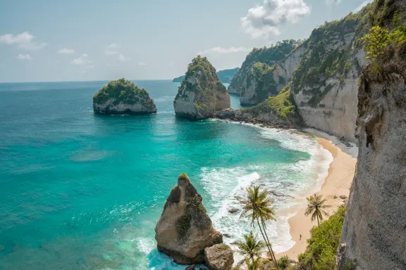 Coastline of Bail. Source: Photo by Alfiano Sutianto on Unsplash
