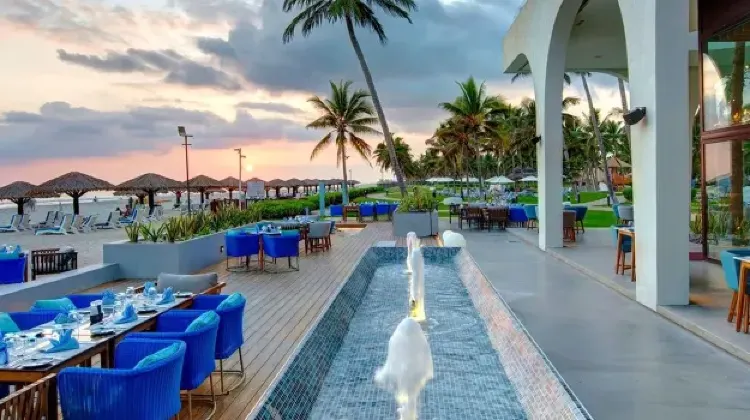 Dolphin Terrazza - Crowne Plaza Resort Salalah 餐廳