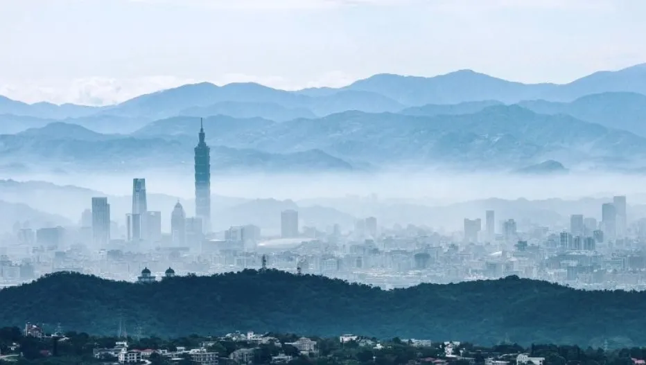 台北101大樓-雨中遠景