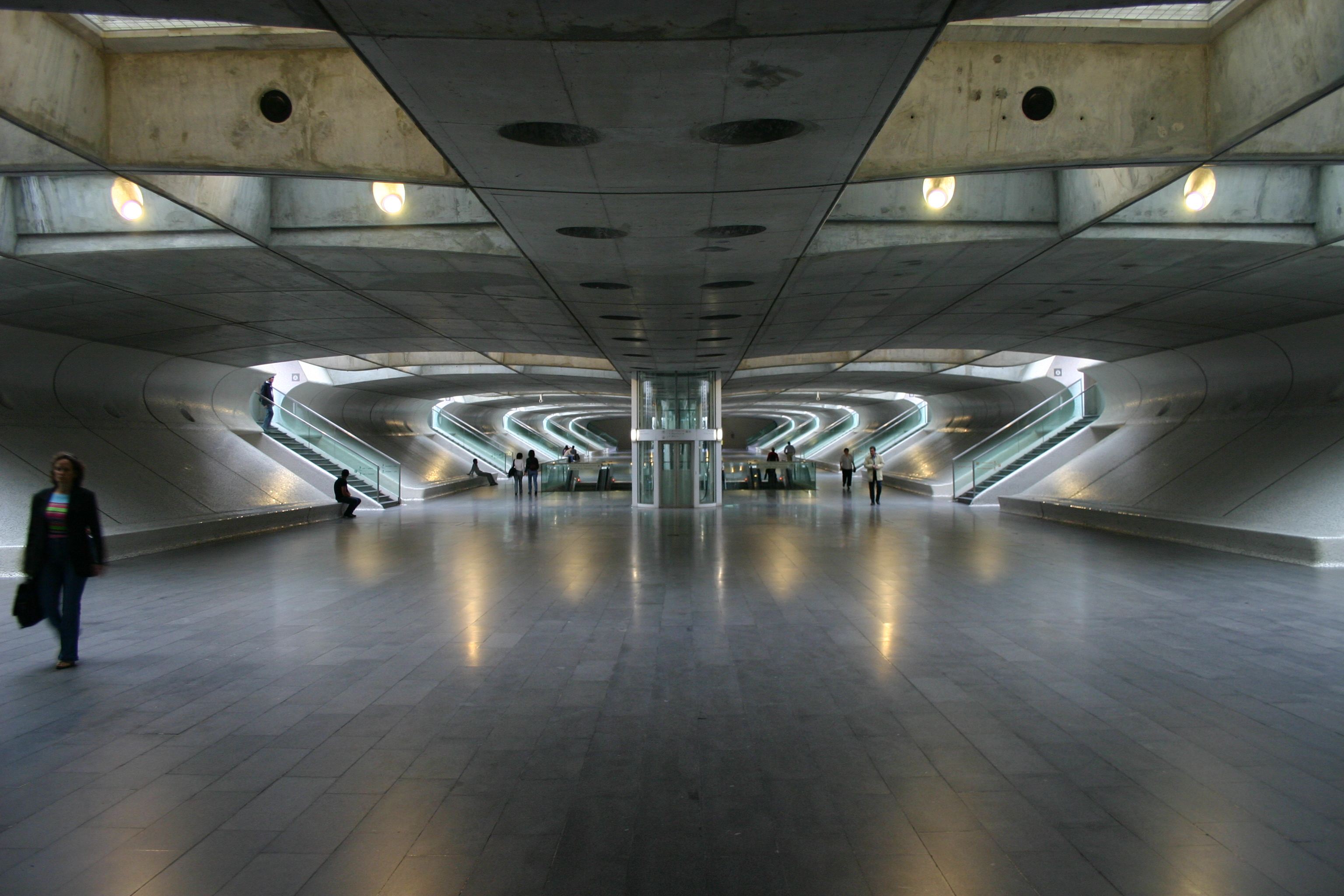 리스본 오리엔트 역 (출처: Wikipedia)
