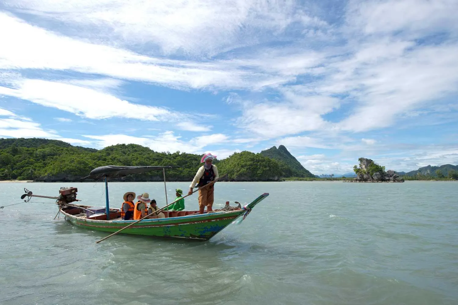 อำเภอลานสกา-อุทยานแห่งชาติหาดขนอม-หมู่เกาะทะเลใต้ (Source: การท่องเที่ยวแห่งประเทศไทย)