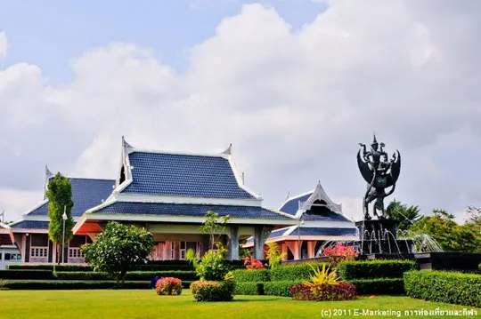 พระตำหนักประทับแรมปากพนัง อำเภอ ปากพนัง (แหล่งที่มาของภาพ: thailandtourismdirectory)