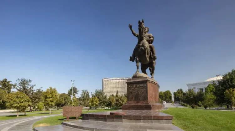 Amir Temur Square, Tashkent