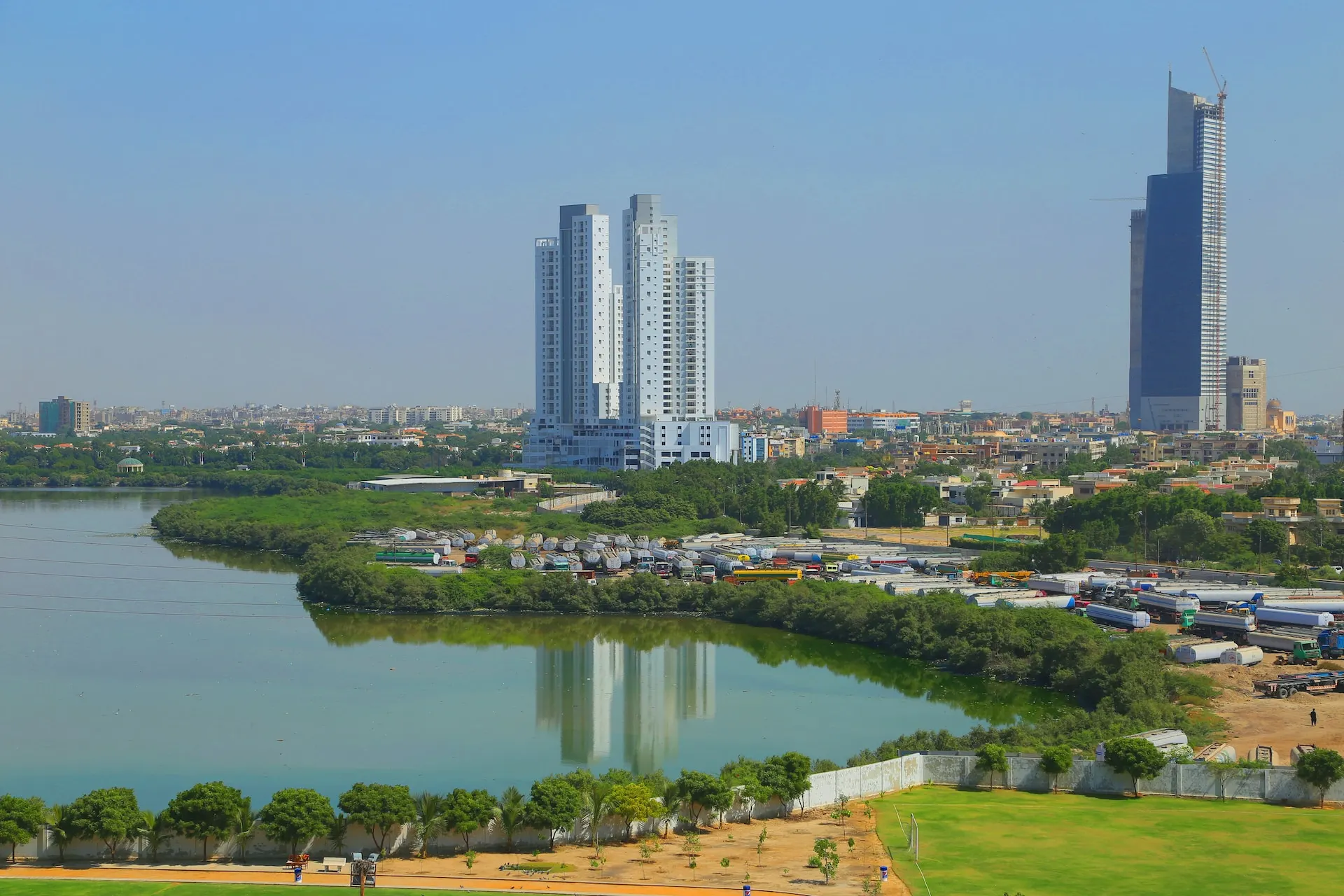 Cityscape of Karachi, Source: Photo by Muhammad Jawaid on Unsplash