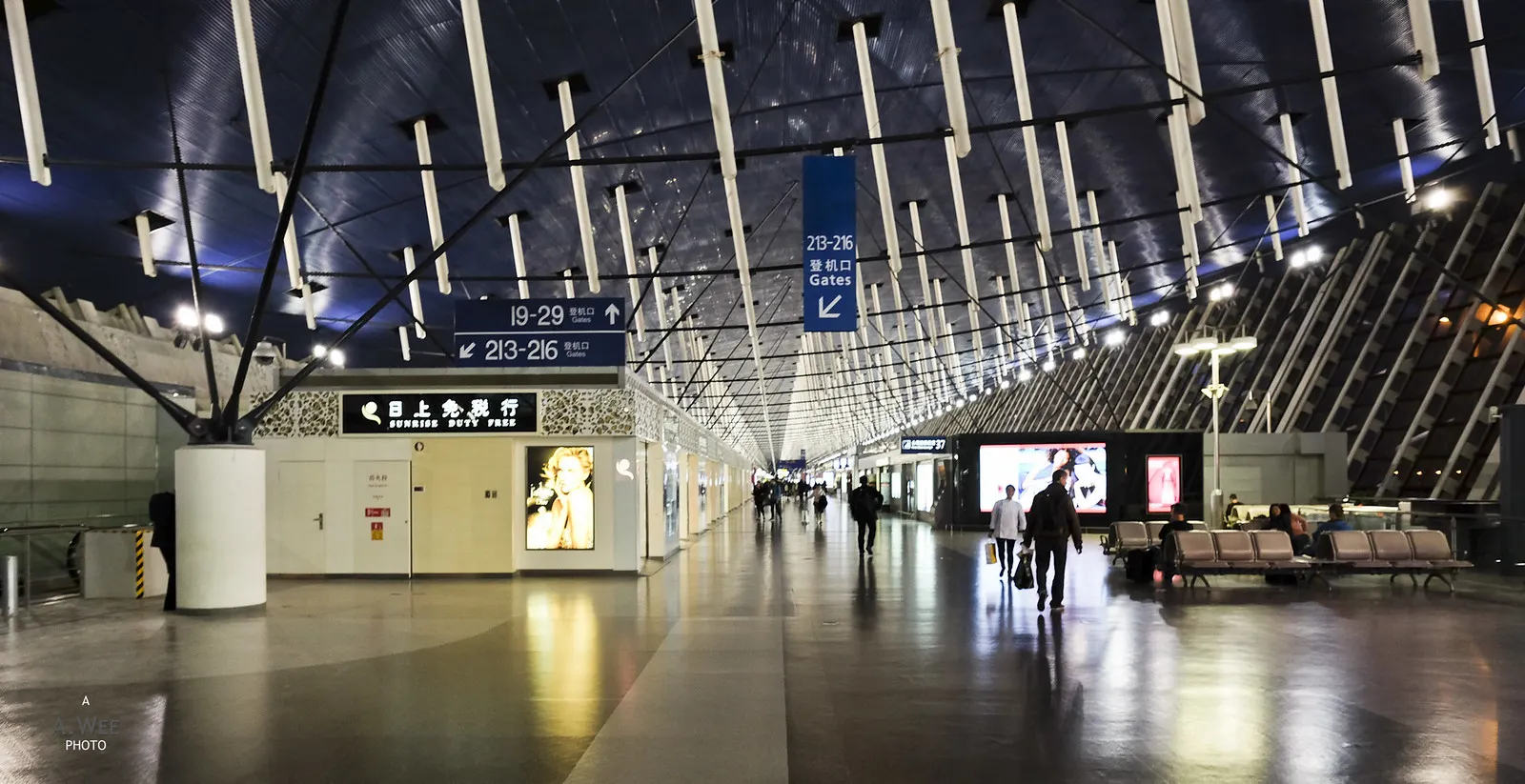 Departure hall of Shanghai Hongqiao International Airport. Source: Photo by A. Wee / Flickr