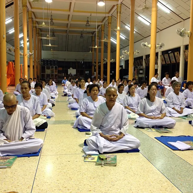 กิจกรรมปฎิบัติธรรม - วัดอ้อมน้อย จ.สมุทรสาคร (ที่มา: flickr)