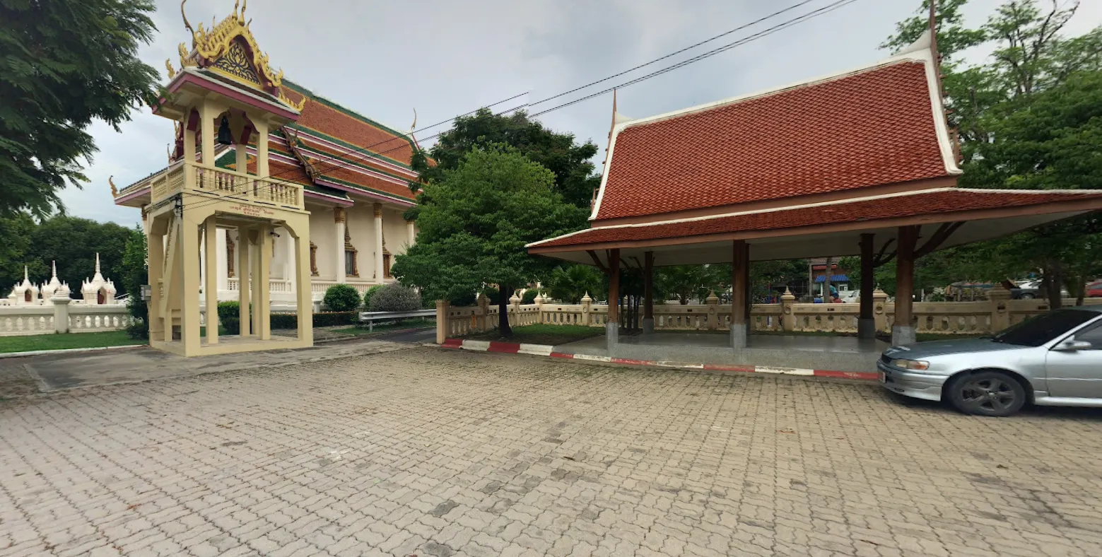 บรรยากาศภายในวัด - จ.นครปฐม (แหล่งที่มาของภาพ: Mustuktan/Google Map)