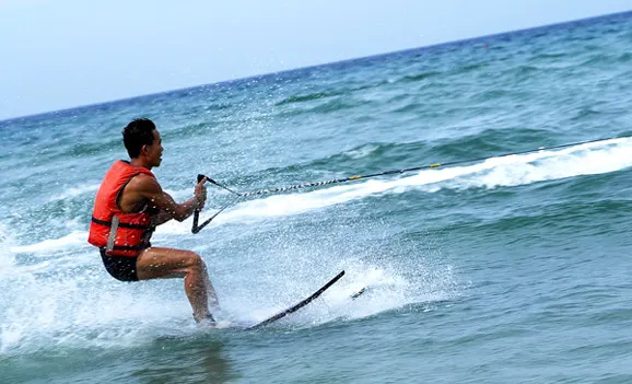 峴港美溪海灘滑水體驗