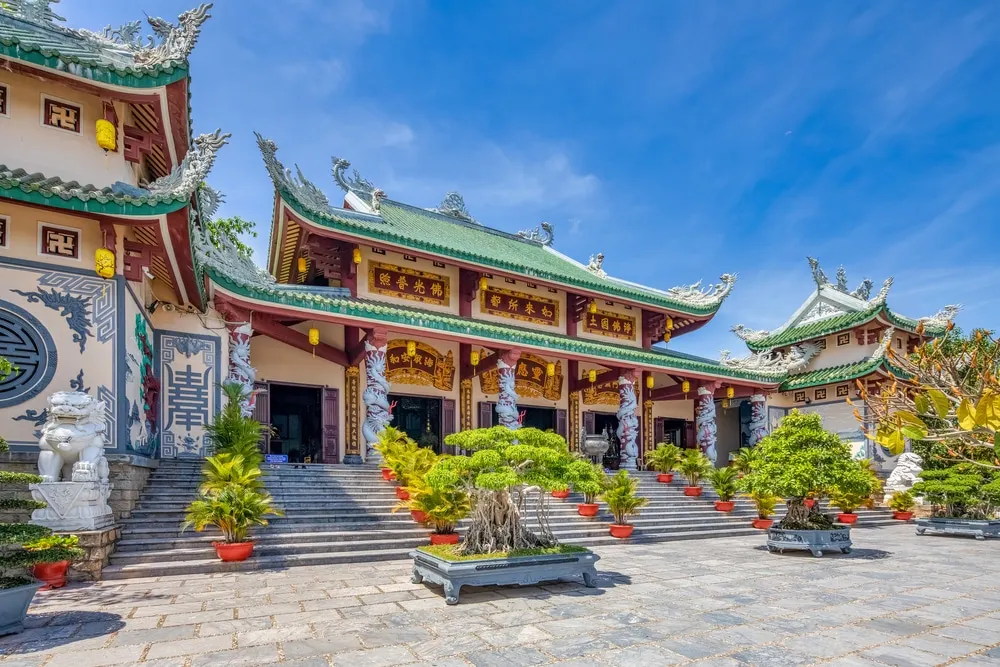 วัดหลินอึ๋ง - ดานัง เวียดนาม (แหล่งที่มาของภาพ: Nguyen Quang Ngoc Tonkin/Shutterstock)