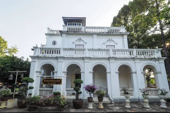 วัดสวรรคาราม (วัดกลาง) อำเภอ สวรรคโลก (แหล่งที่มาของภาพ: Deaw' Danai Sup'/Wongnai)