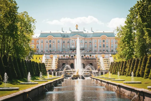 Peterhof Palace and Gardens, Saint Petersburg. Source: Photo by Dimitry on Unsplash