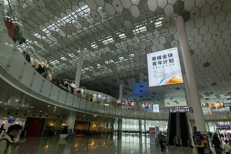 深圳大梅沙距離寶安國際機場約69公里。圖片來源︰Trip.com