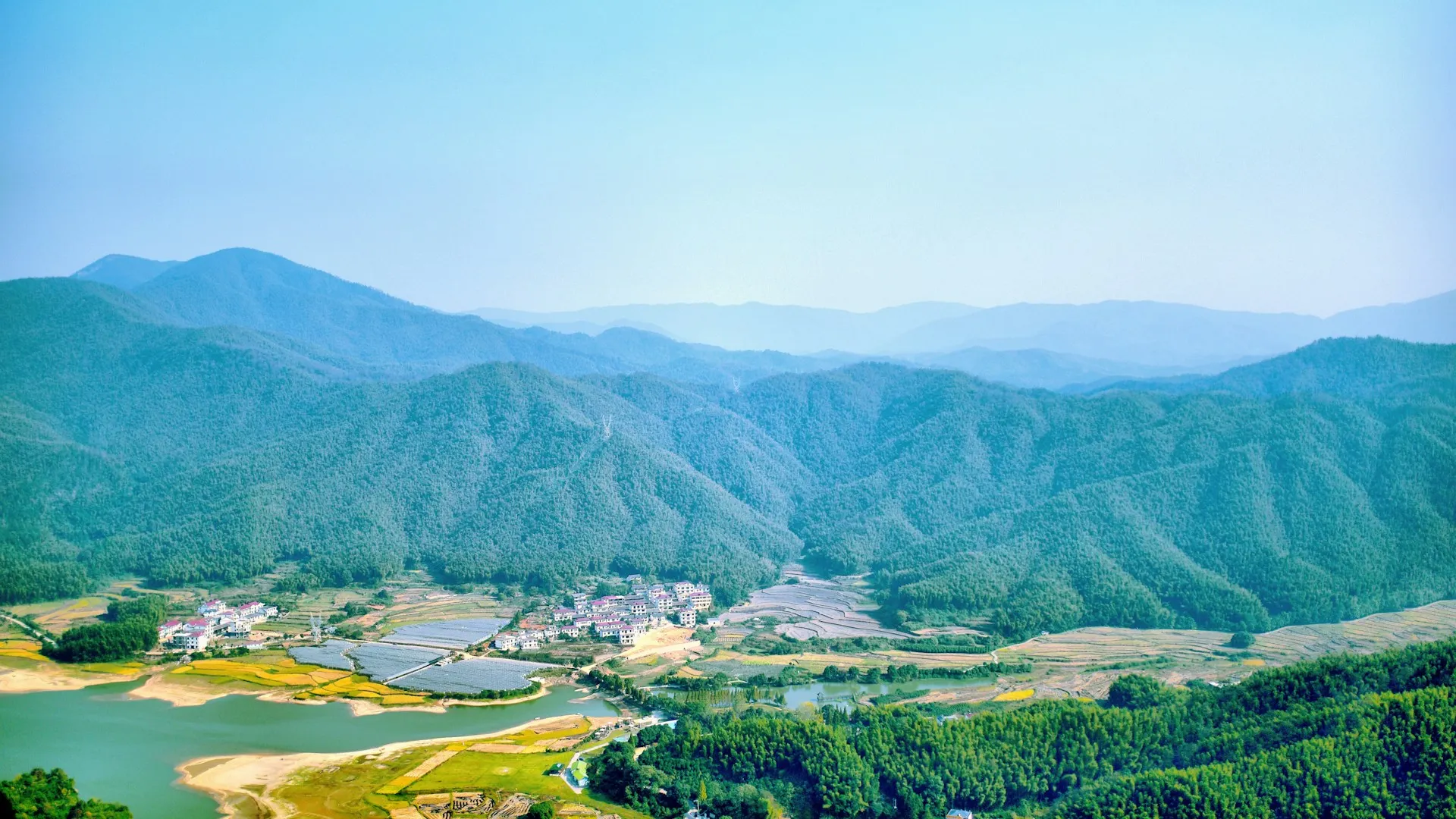 Natural landscape in Nanchang. Source: Photo by Eriksson Luo on Unsplash