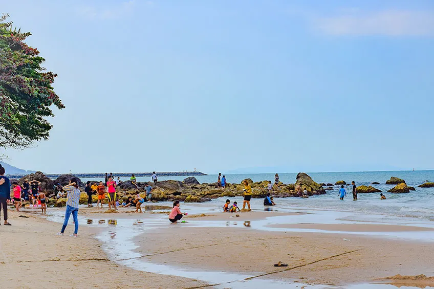 หาดหินงาม อำเภอ สิชล (แหล่งที่มาของภาพ: Rapaeh/Shutterstock)