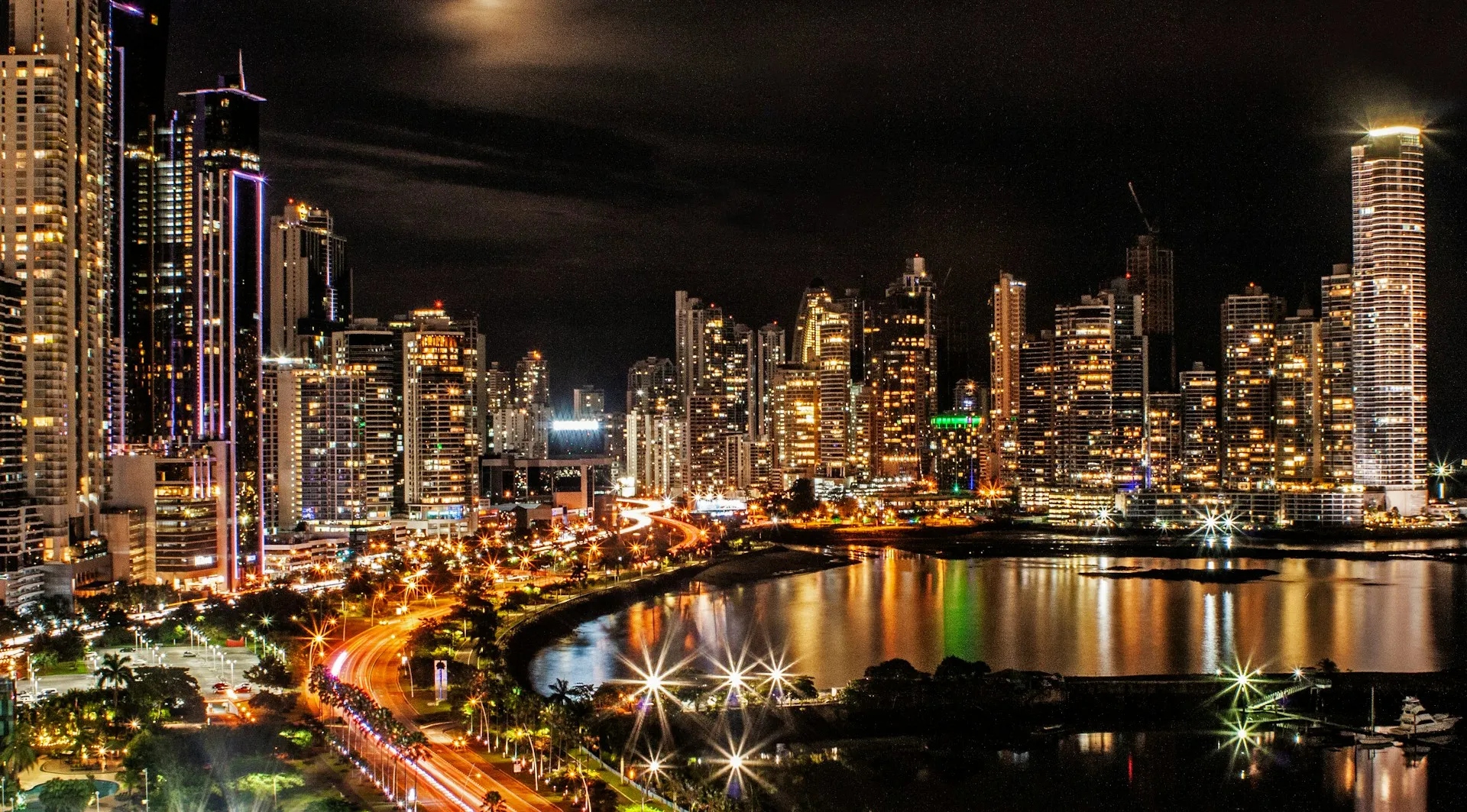 Cityscape of Panama City. Source: Photo by Yosi Bitran on Unsplash