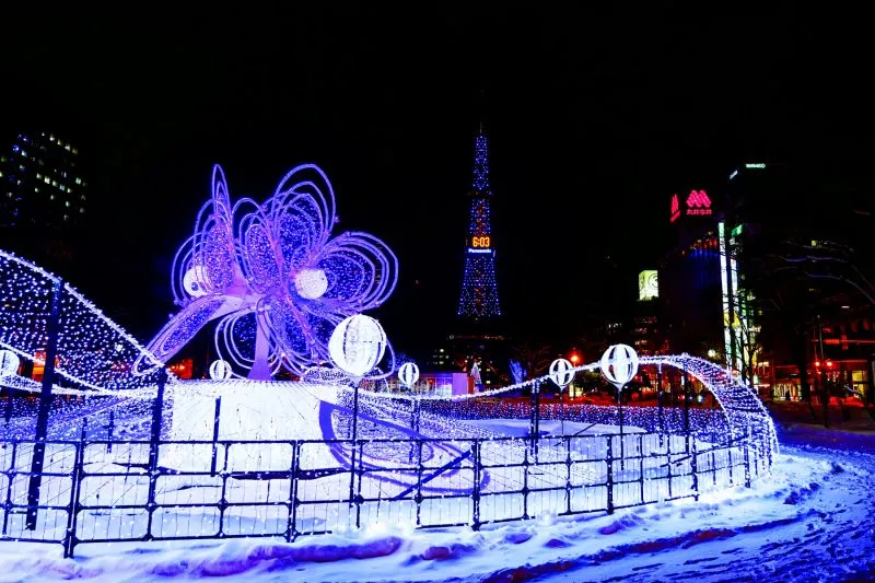 สวนสาธารณะโอโดริตอนกลางคืน - ประเทศญี่ปุ่น (แหล่งที่มาของภาพ: visit.sapporo)