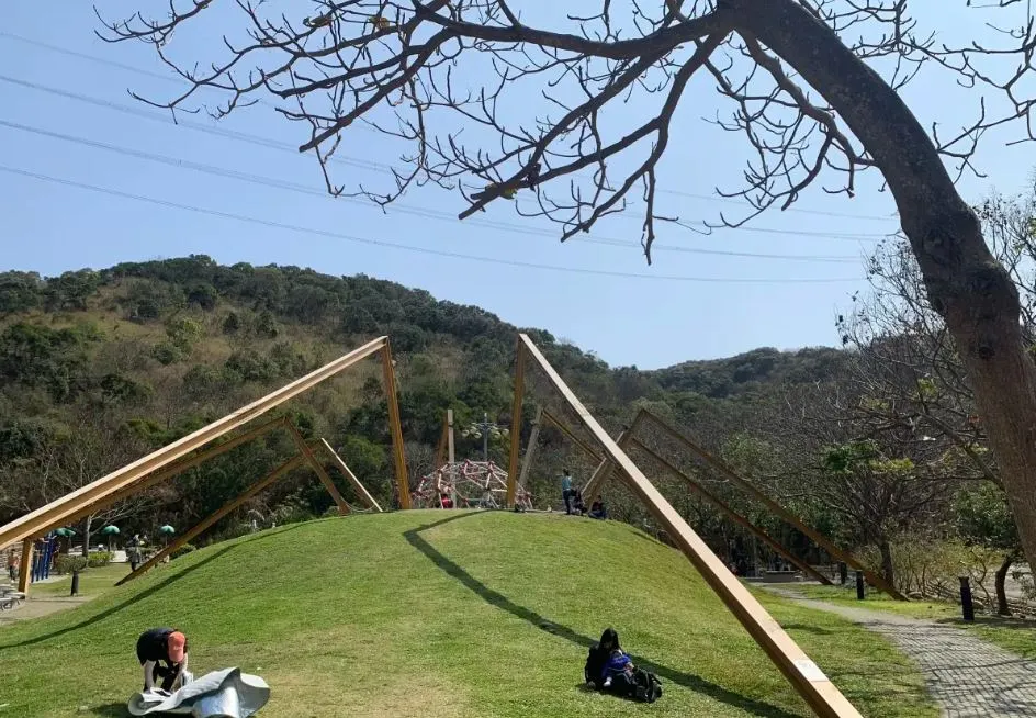 開闊的台中鰲峰山運動公園