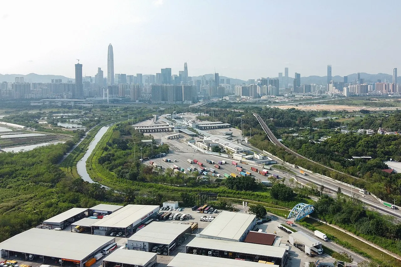 從落馬洲口岸可到達深圳卓悅INTOWN