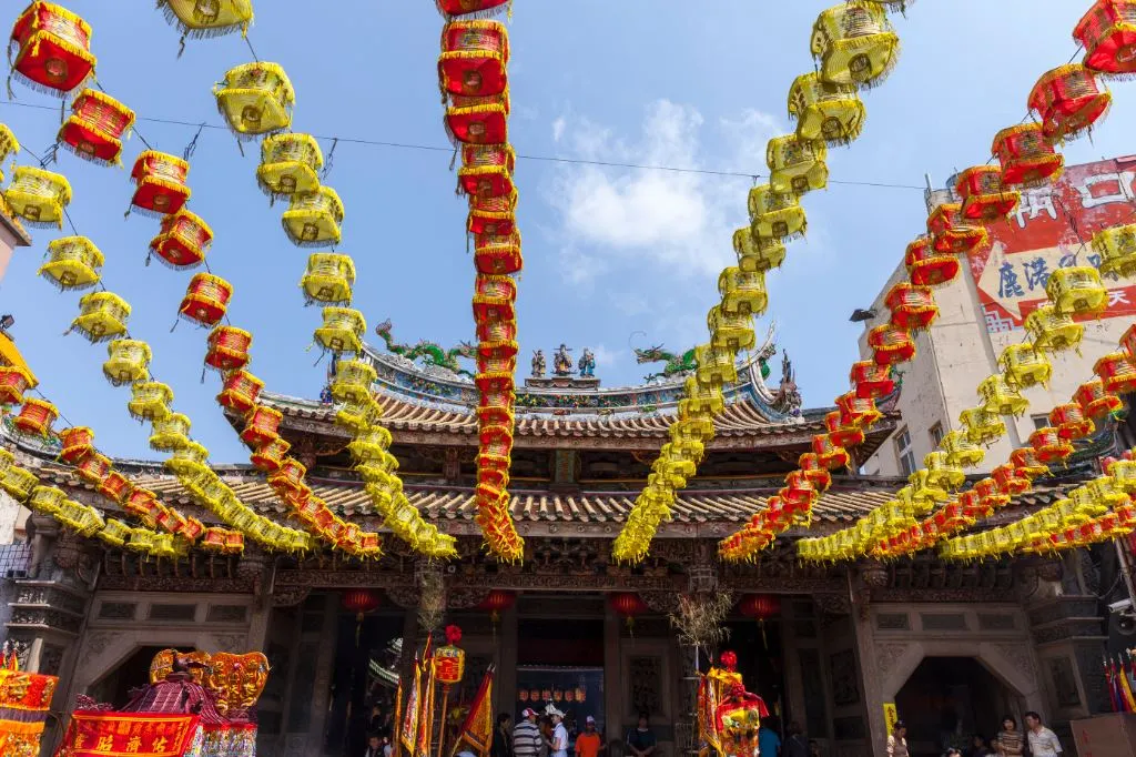 張燈結彩的彰化鹿港天后宮