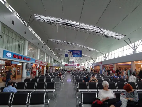 International Terminal of Da Nang International Airport. Source: Photo by Eric T Gunther / Wikipedia.