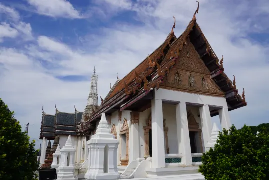 อำเภอภาชี : วัดย่านอ่างทอง (Source: การท่องเที่ยวแห่งประเทศไทย)