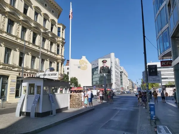 Berlin Checkpoint Charlie