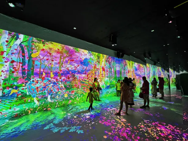 Flora Park - วังน้ำเขียว นครราชสีมา : นิทรรศการจัดแสดงงานศิลปะ (Source: ศูนย์เรียนรู้ฯฟลอร่า พาร์ค)