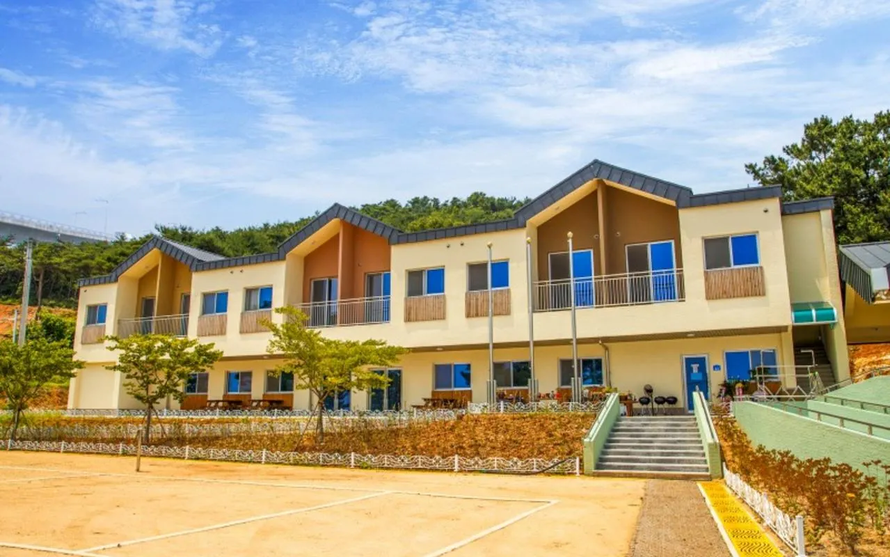 서산 웅도선착장(출처: 야놀자)