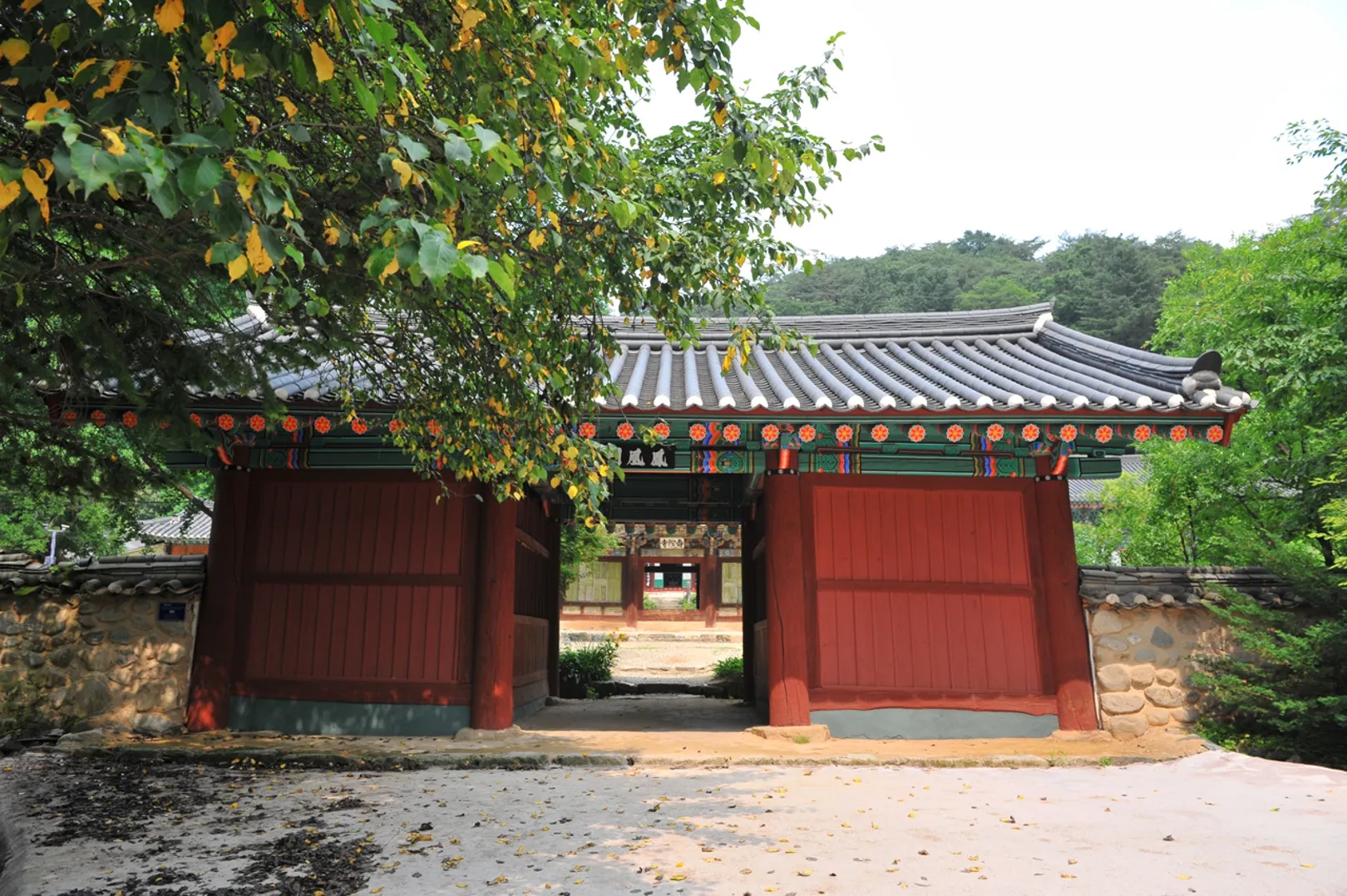 홍천 수타사의 풍경 (출처: 한국관광공사)