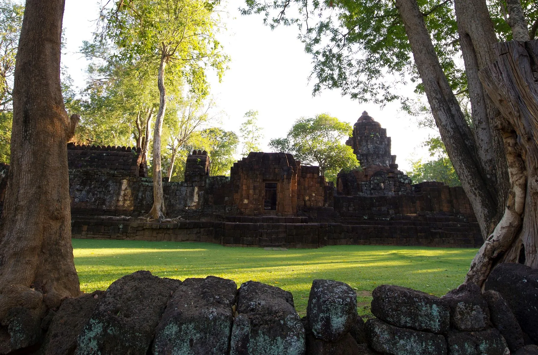 อำเภอด่านมะขามเตี้ย-อุทยานประวัติศาสตร์เมืองสิงห์ (Source: การท่องเที่ยวแห่งประเทศไทย)