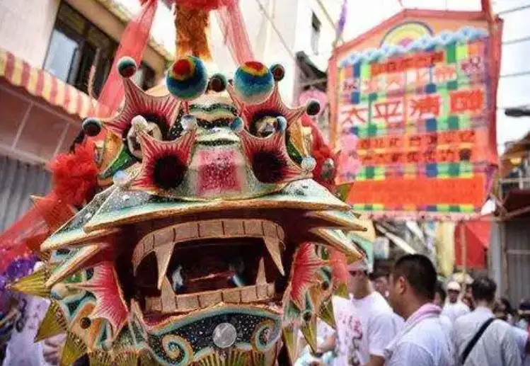 到了長洲太平清醮期間,長洲都會水洩不通。