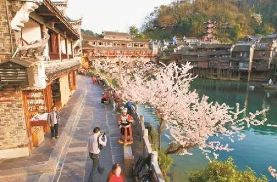 鳳凰古城擁有不少獨特的古建築