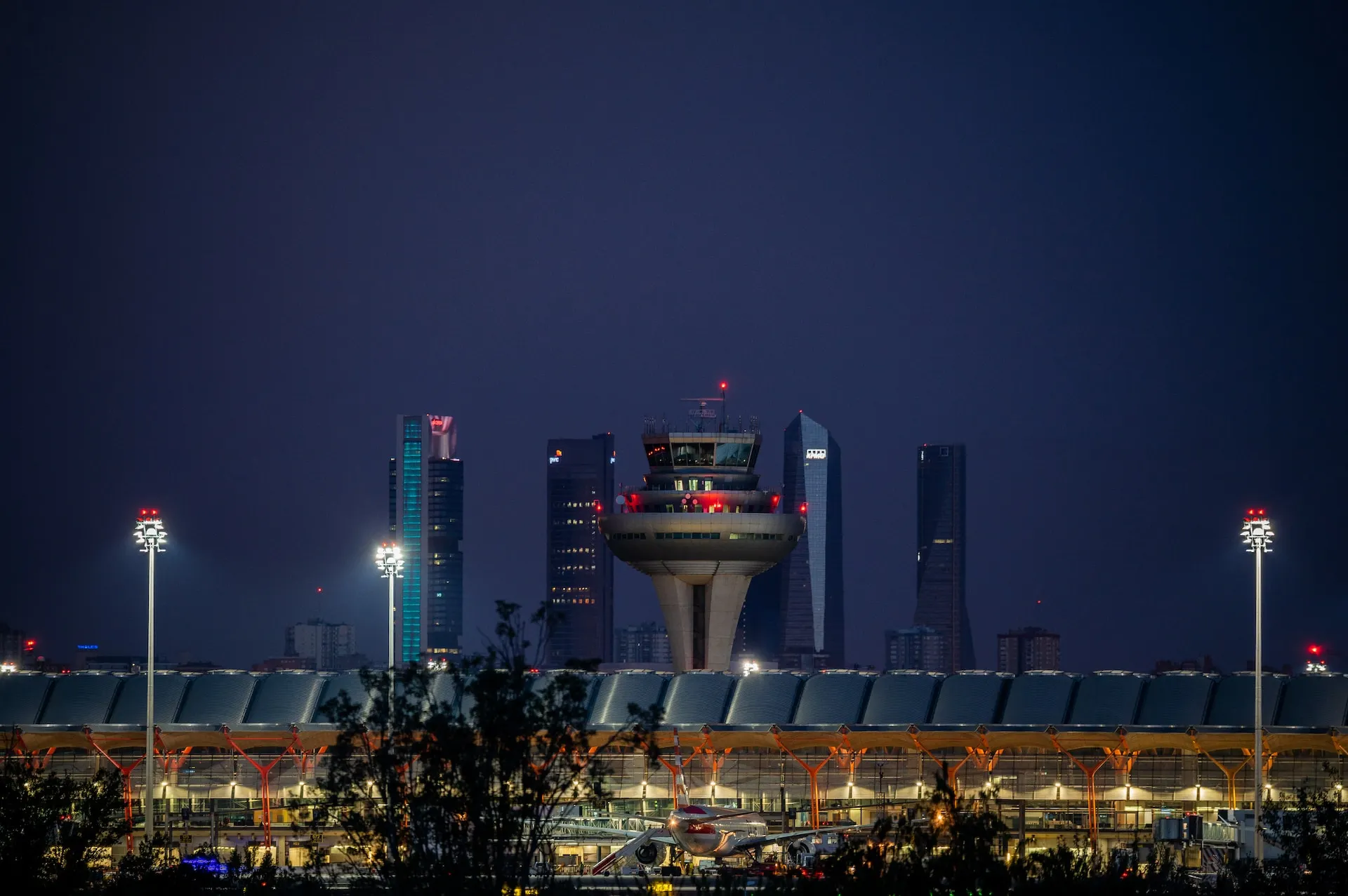 Adolfo Suárez Madrid-Barajas Airport, Source: Photo by Emilio Garcia on Unsplash