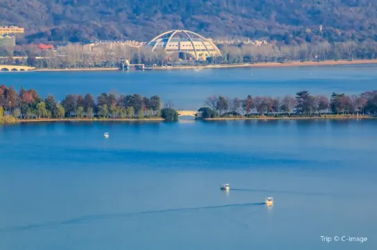 The Xuanwu Lake, Nanjing. Source: Photo by C-image/trip.com
