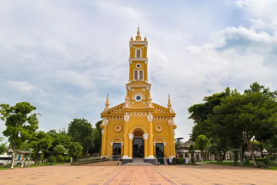 อำเภอภาชี : วัดนักบุญยอแซฟ (หมู่บ้านฝรั่งเศส) (Source: การท่องเที่ยวแห่งประเทศไทย)