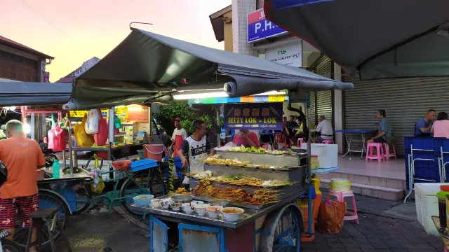 喬治市檳城夜市熱鬧情況。圖片來源︰Trip.com