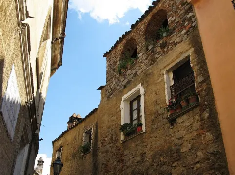 サルデーニャ島, ヌオロ旧市街
