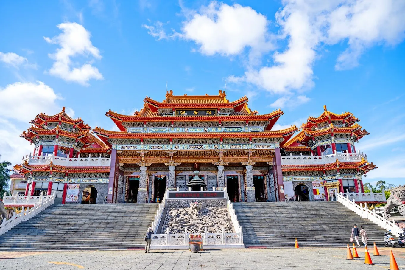 高雄覆鼎金保安宮正殿