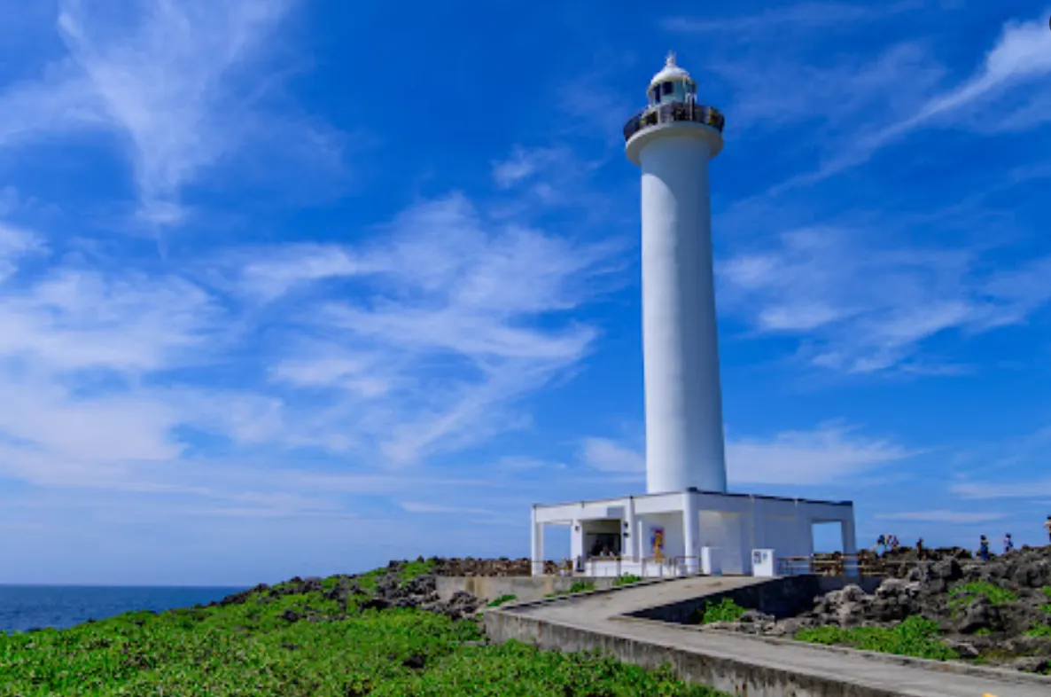 恩納村附近的殘波岬燈塔