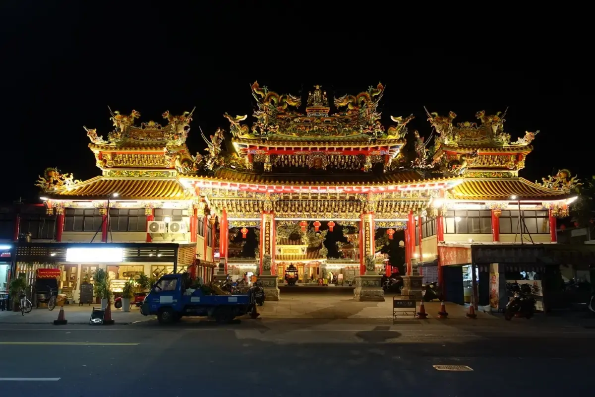 晚上的台東天后宮。