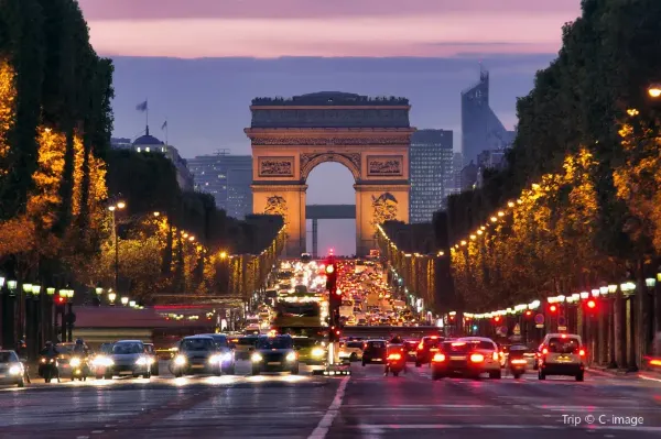 Arc de Triomphe de l’Etoile @ Paris