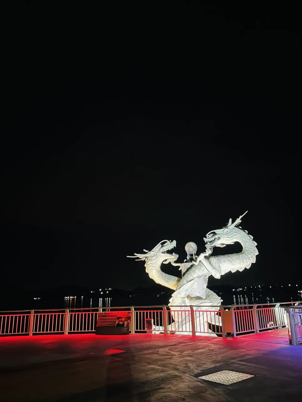 삼천포대교공원 : 출처(naver.com @aquamarin110)