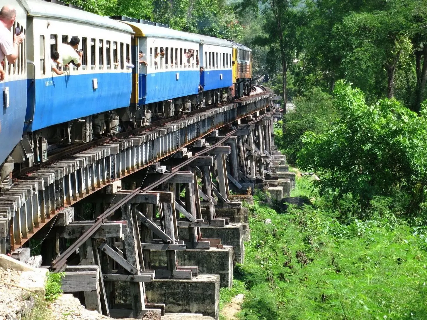 ทางรถไฟสายมรณะ จังหวัดกาญจนบุรี (ที่มา U Hotel & Resort)