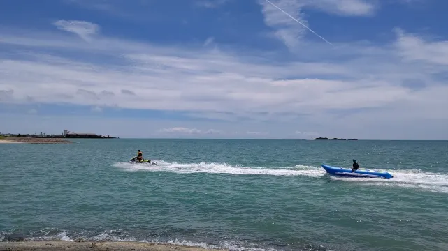 豐見城的豐崎沙灘的水上活動 