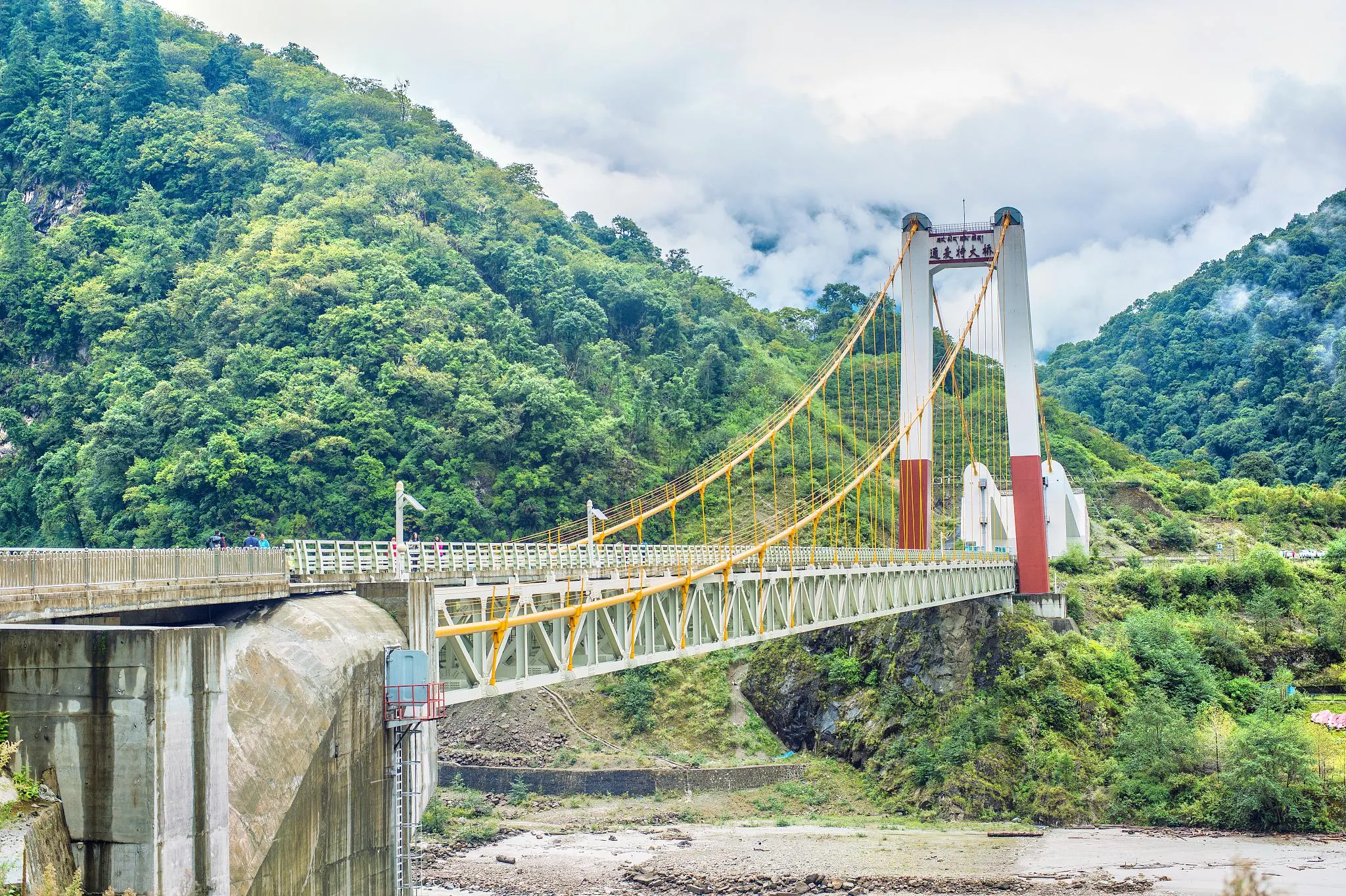 波密的通麥特大橋