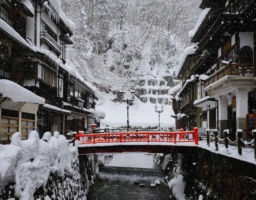 日本山形縣尾花澤市銀山溫泉