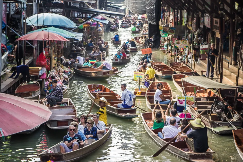 ตลาดน้ำดำเนินสะดวก - ดำเนินสะดวก ราชบุรี : จุดเรือพาย (Source: เที่ยวราชบุรี)