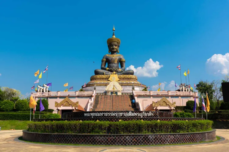 อำเภอชนแดน : พุทธอุทยานเพชบุระ (Source: การท่องเที่ยวแห่งประเทศไทย)